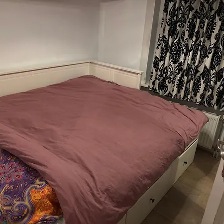 Next To The شقة لاهاي